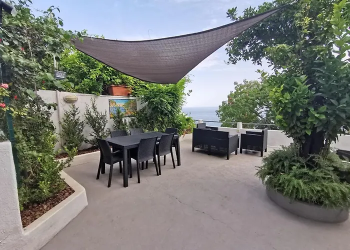 Mirella Sea View Apartment *