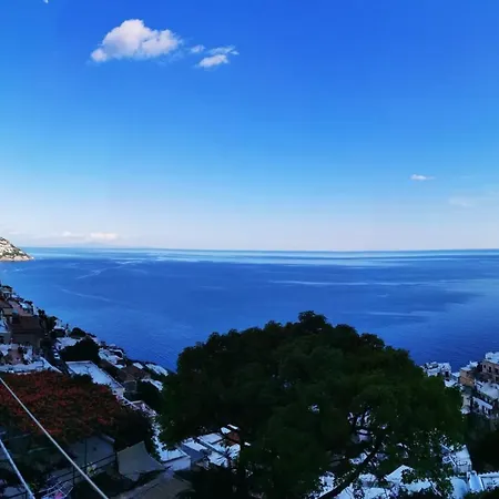 Mirella Sea View Apartmán *