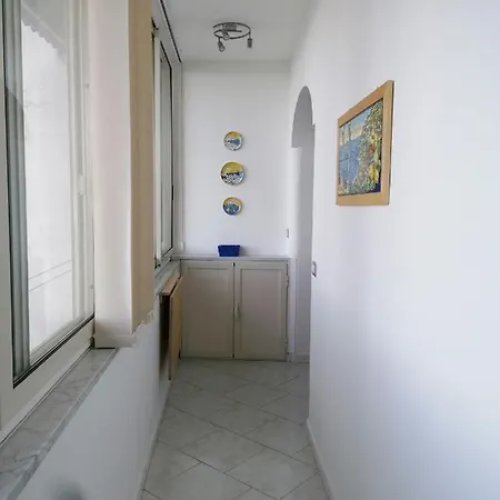 Mirella Sea View Apartament *